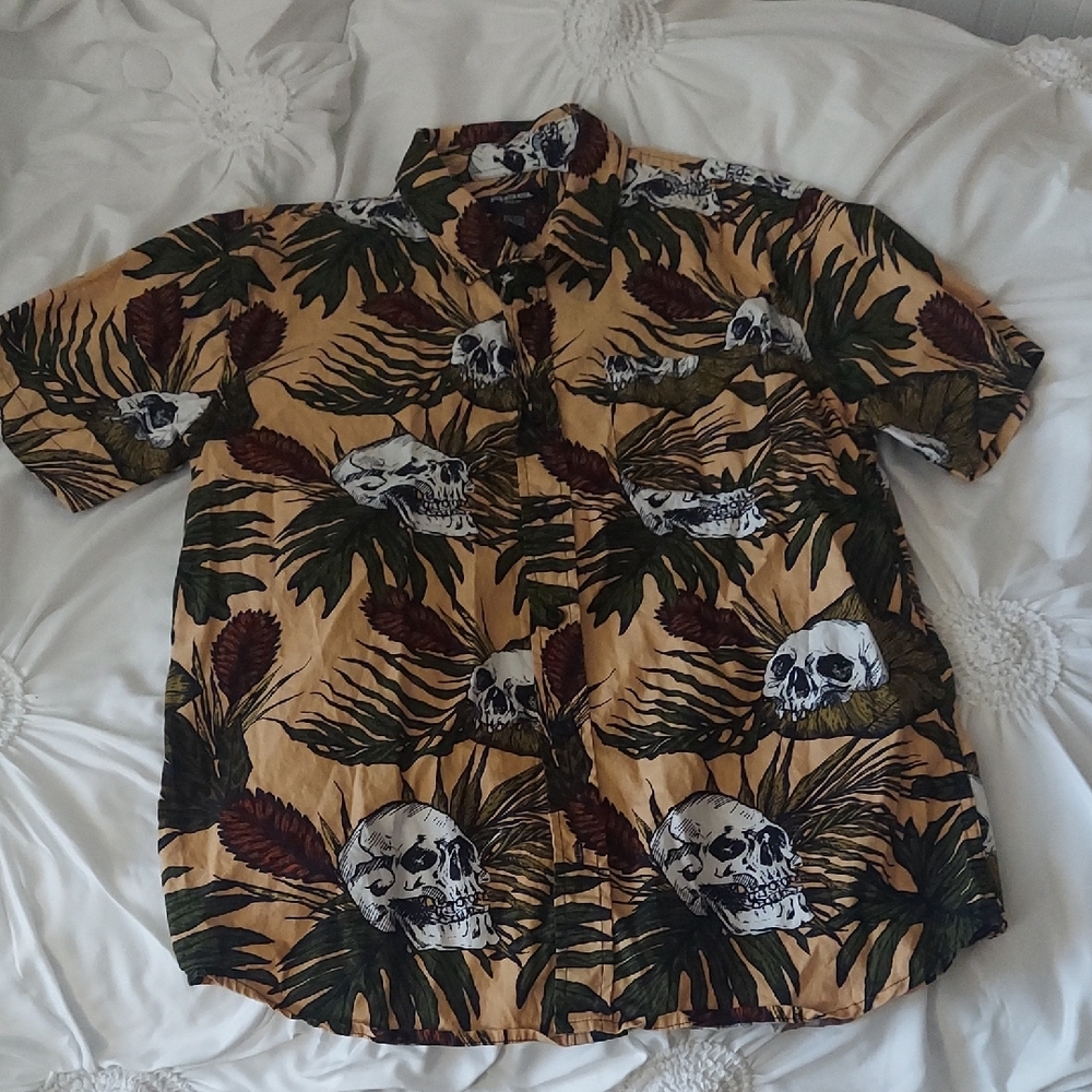 Zumiez Tan and Black Casual Button Down Shirt